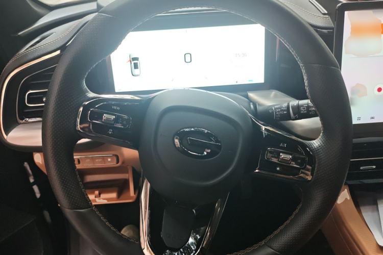 Used GAC Trumpchi ES9 2024 PHEV with 143 km Max Steering Wheel