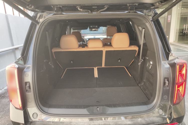 Used GAC Trumpchi ES9 2024 PHEV with 143 km Max Trunk