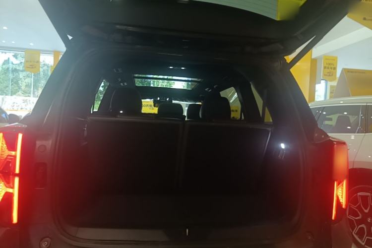Used GAC Trumpchi ES9 2024 PHEV with 143 km Max Trunk