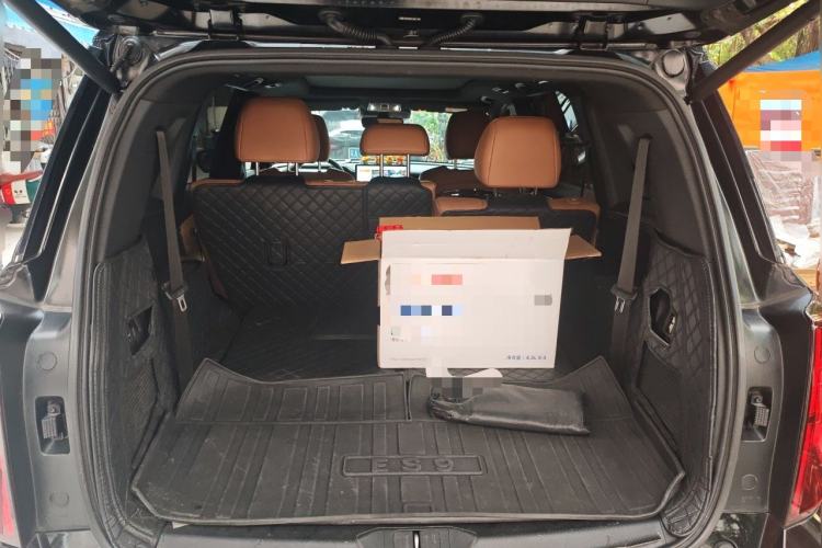Used GAC Trumpchi ES9 2024 PHEV with 143 km Max Trunk
