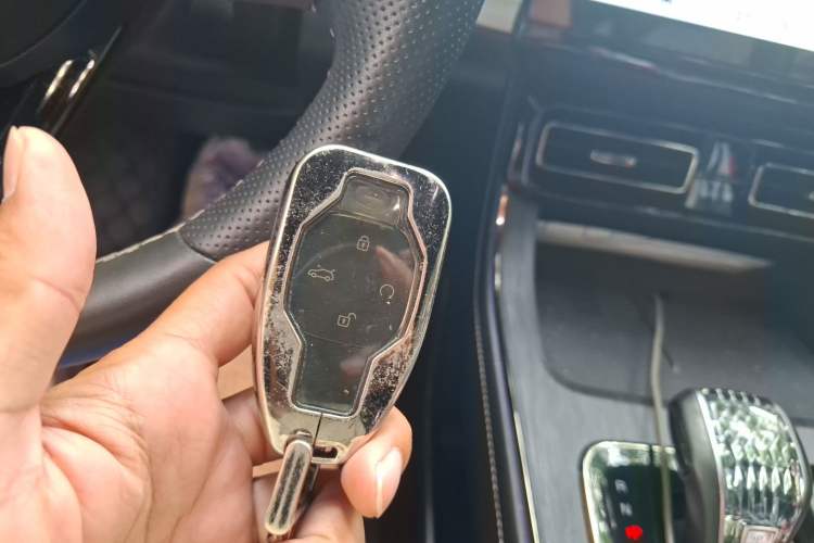Used GAC Trumpchi ES9 2024 PHEV with 143 km Max Vehicle Key