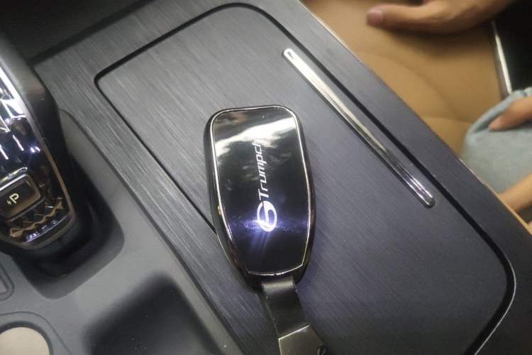 Used GAC Trumpchi ES9 2024 PHEV with 143 km Max Vehicle Key