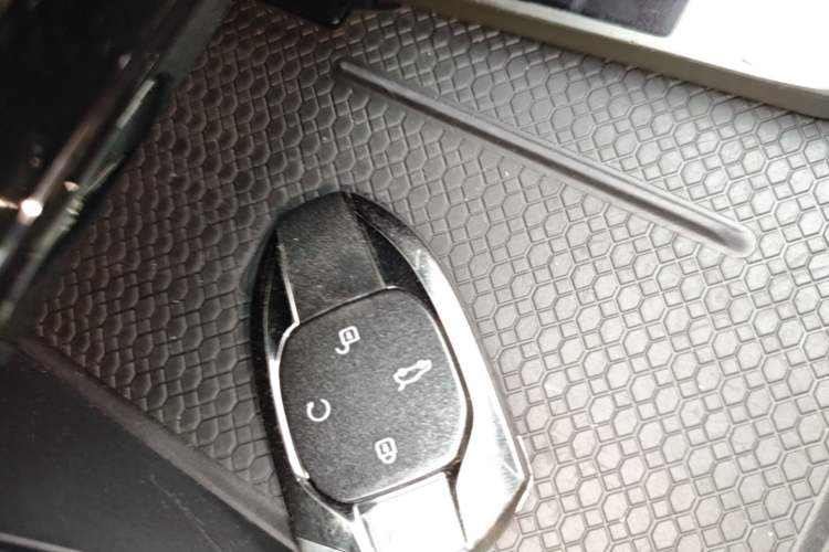 Used GAC Trumpchi ES9 2024 PHEV with 143 km Max Vehicle Key