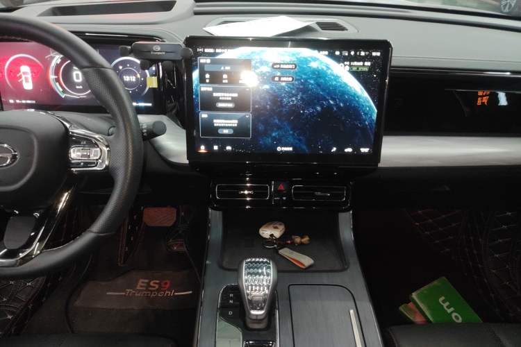 Used GAC Trumpchi ES9 2024 PHEV with 143 km Max Audio And AC Panel