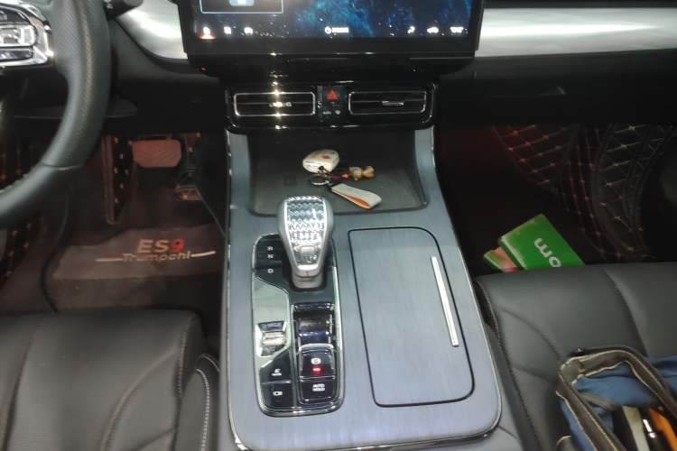 Used GAC Trumpchi ES9 2024 PHEV with 143 km Max Gear Lever