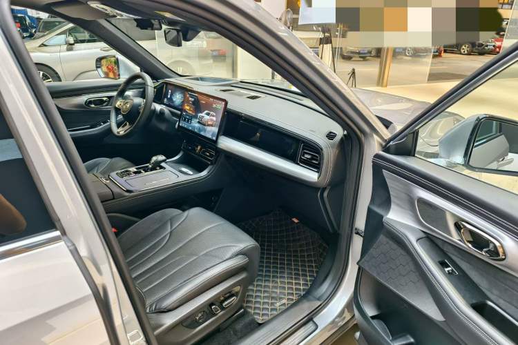 Used GAC Trumpchi ES9 2024 PHEV with 143 km Max Interior 4