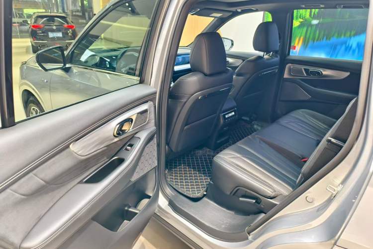 Used GAC Trumpchi ES9 2024 PHEV with 143 km Max Interior 5