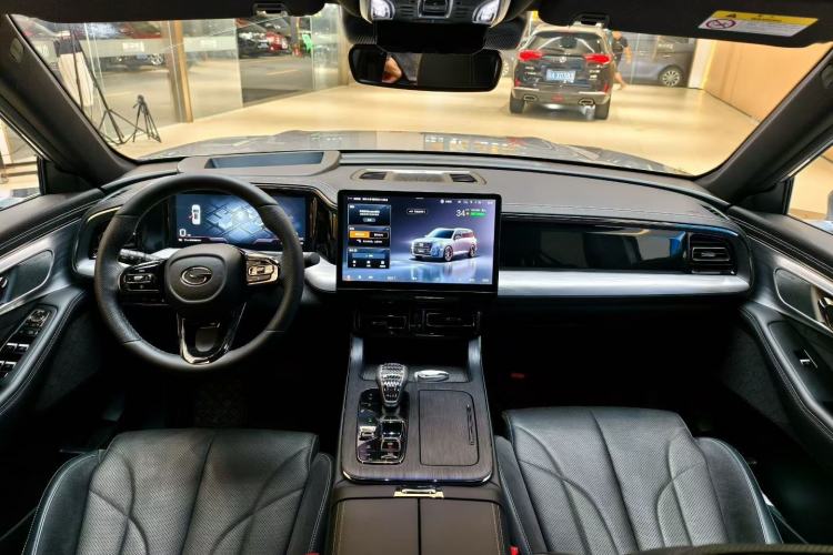 Used GAC Trumpchi ES9 2024 PHEV with 143 km Max Interior 6