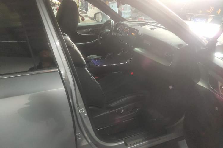 Used GAC Trumpchi ES9 2024 PHEV with 143 km Max Right Front Seat