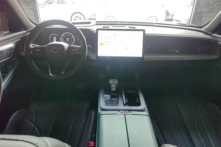 Used GAC Trumpchi ES9 2024 PHEV with 143 km Max Center Console