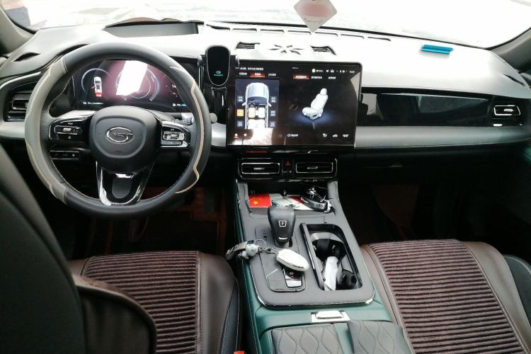 Used GAC Trumpchi ES9 2024 PHEV with 143 km Max Center Console