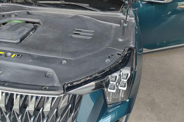 Used GAC Trumpchi ES9 2024 PHEV with 143 km Max Engine Bay Left