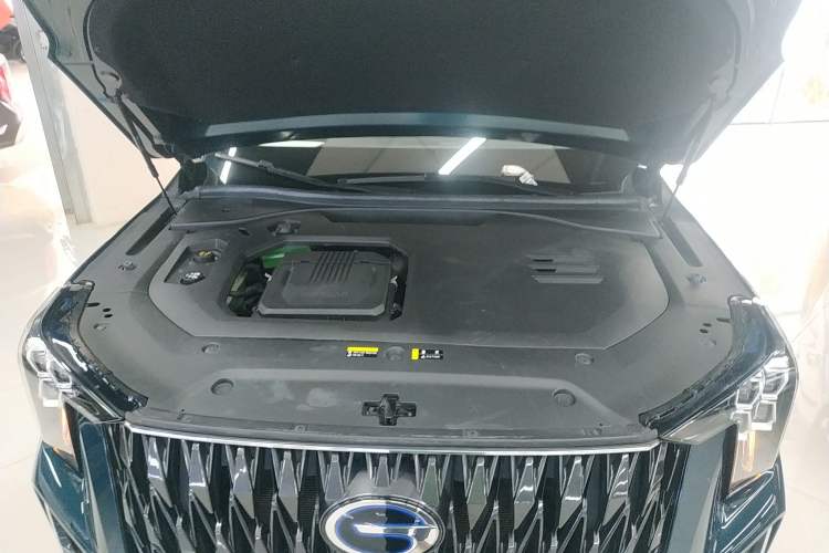 Used GAC Trumpchi ES9 2024 PHEV with 143 km Max Engine Bay