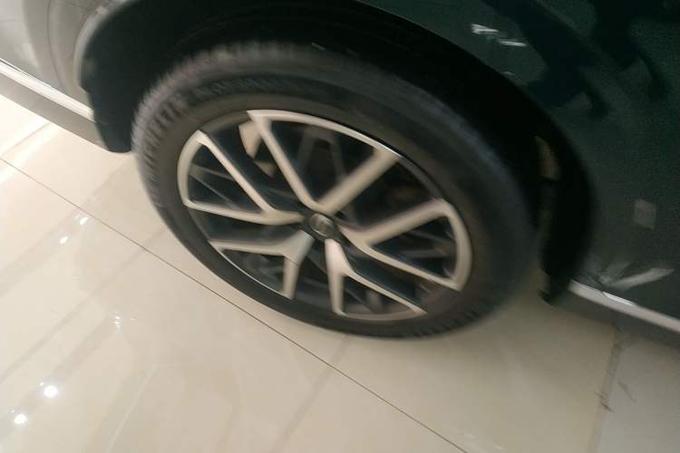 Used GAC Trumpchi ES9 2024 PHEV with 143 km Max Exterior 5
