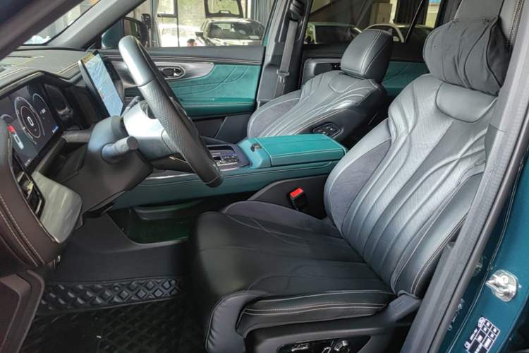 Used GAC Trumpchi ES9 2024 PHEV with 143 km Max Left Front Seat