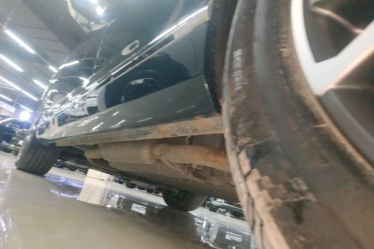 Used GAC Trumpchi ES9 2024 PHEV with 143 km Max Left Side Sill