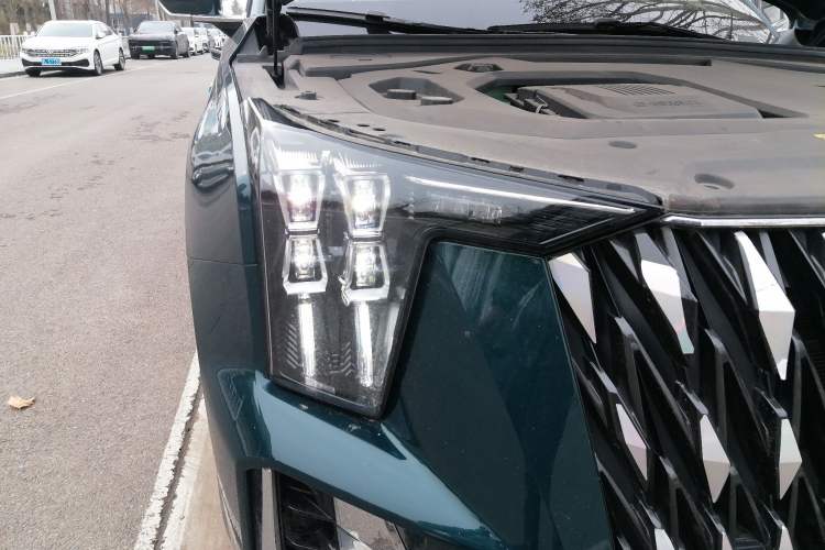 Used GAC Trumpchi ES9 2024 PHEV with 143 km Max Right Front Headlight