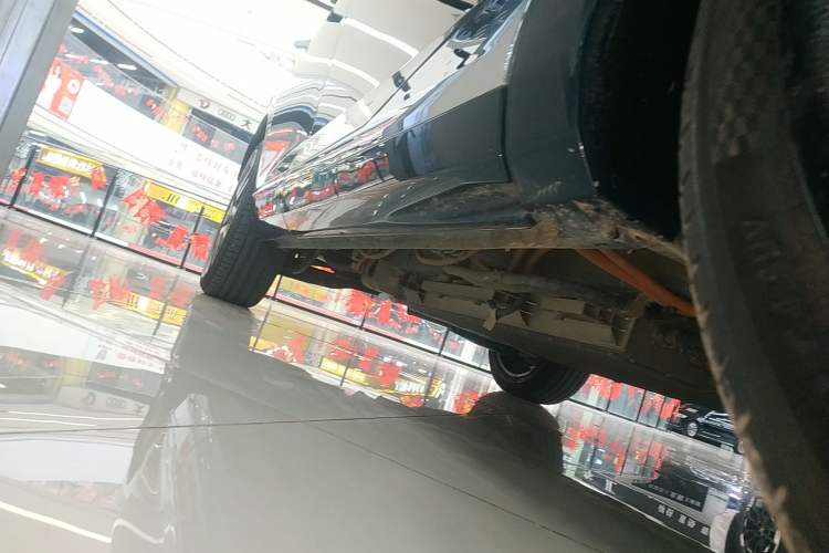 Used GAC Trumpchi ES9 2024 PHEV with 143 km Max Right Side Sill
