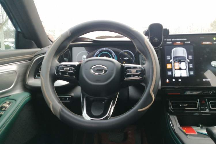 Used GAC Trumpchi ES9 2024 PHEV with 143 km Max Steering Wheel