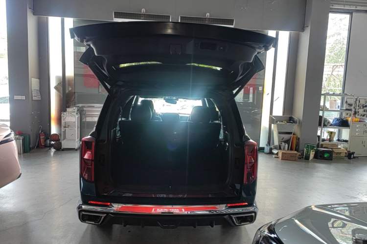 Used GAC Trumpchi ES9 2024 PHEV with 143 km Max Trunk