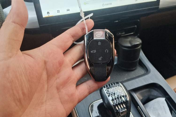 Used GAC Trumpchi ES9 2024 PHEV with 143 km Max Vehicle Key