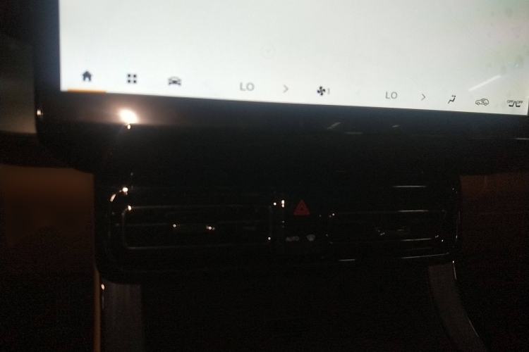 Used GAC Trumpchi ES9 2024 PHEV with 143 km Max Audio And AC Panel