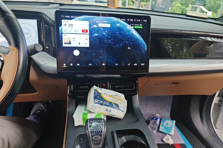 Used GAC Trumpchi ES9 2024 PHEV with 143 km Max Audio And AC Panel