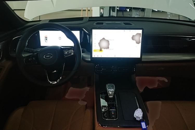 Used GAC Trumpchi ES9 2024 PHEV with 143 km Max Center Console