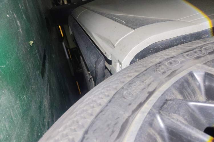 Used GAC Trumpchi ES9 2024 PHEV with 143 km Max Chassis Front Right
