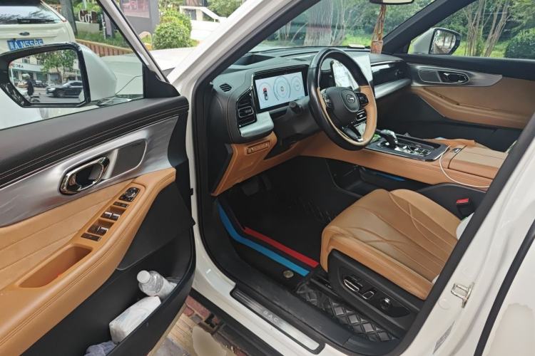 Used GAC Trumpchi ES9 2024 PHEV with 143 km Max Driver Seat