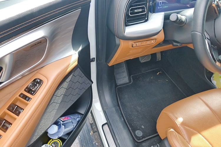 Used GAC Trumpchi ES9 2024 PHEV with 143 km Max Driver Seat