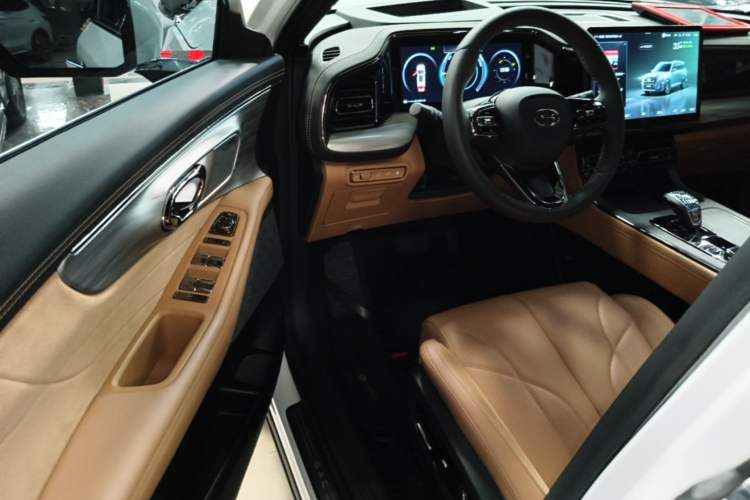 Used GAC Trumpchi ES9 2024 PHEV with 143 km Max Driver Seat