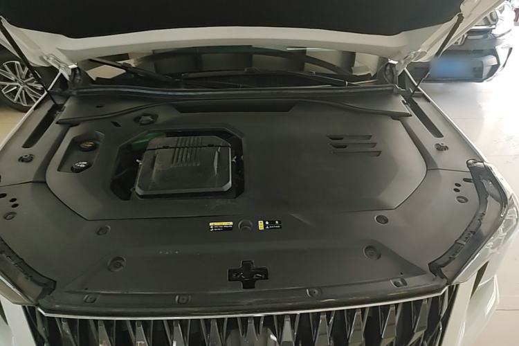 Used GAC Trumpchi ES9 2024 PHEV with 143 km Max Engine Bay