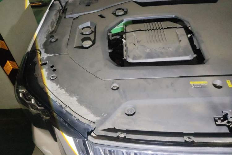 Used GAC Trumpchi ES9 2024 PHEV with 143 km Max Engine Bay Right
