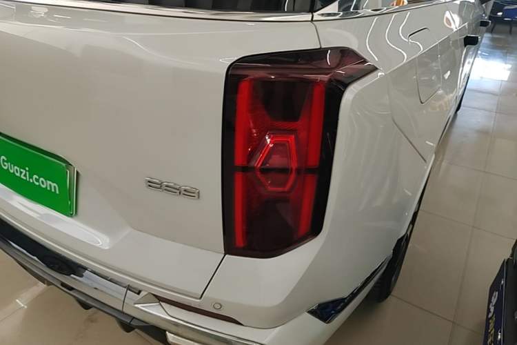 Used GAC Trumpchi ES9 2024 PHEV with 143 km Max Exterior 3