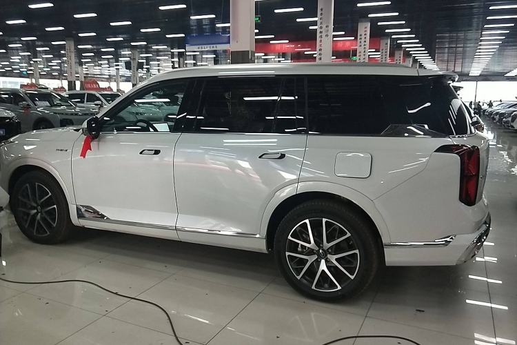 Used GAC Trumpchi ES9 2024 PHEV with 143 km Max Exterior 3