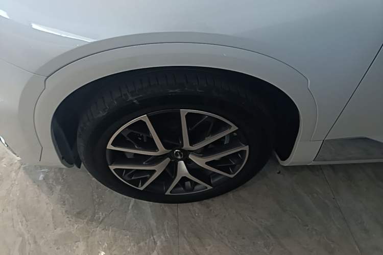 Used GAC Trumpchi ES9 2024 PHEV with 143 km Max Exterior 4