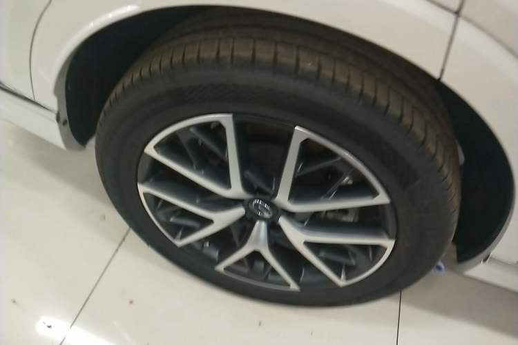 Used GAC Trumpchi ES9 2024 PHEV with 143 km Max Exterior 8