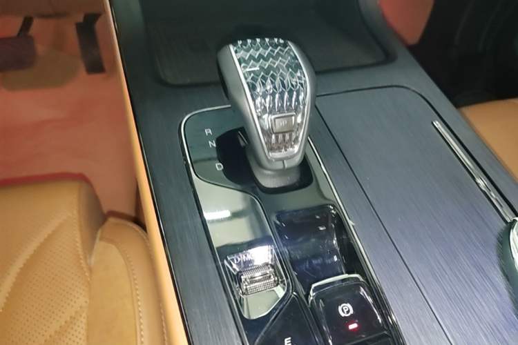 Used GAC Trumpchi ES9 2024 PHEV with 143 km Max Gear Lever