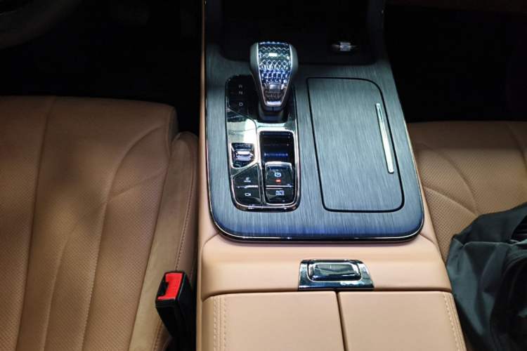 Used GAC Trumpchi ES9 2024 PHEV with 143 km Max Gear Lever