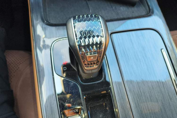 Used GAC Trumpchi ES9 2024 PHEV with 143 km Max Gear Lever
