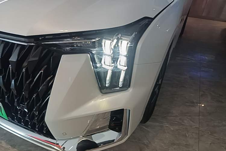 Used GAC Trumpchi ES9 2024 PHEV with 143 km Max Left Front Headlight