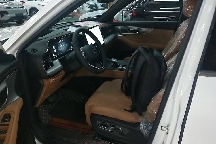 Used GAC Trumpchi ES9 2024 PHEV with 143 km Max Left Front Seat