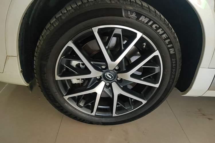 Used GAC Trumpchi ES9 2024 PHEV with 143 km Max Left Front Wheel Hub