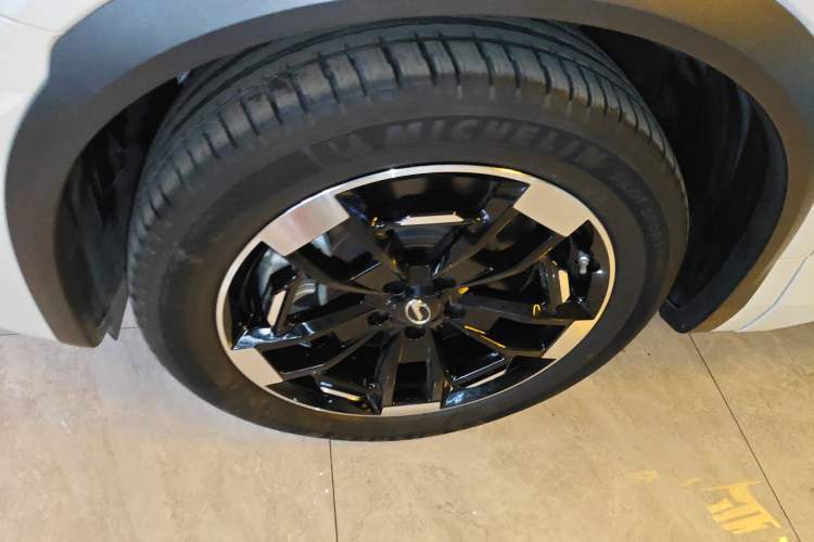 Used GAC Trumpchi ES9 2024 PHEV 143km Traveler Max Left Front Wheel Hub