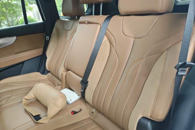 Used GAC Trumpchi ES9 2024 PHEV with 143 km Max Left Rear Seat