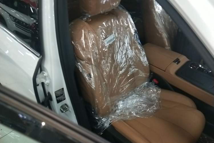 Used GAC Trumpchi ES9 2024 PHEV with 143 km Max Right Front Seat
