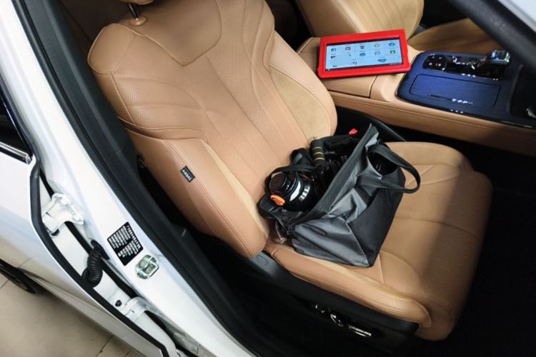 Used GAC Trumpchi ES9 2024 PHEV with 143 km Max Right Front Seat