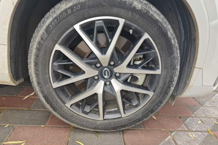 Used GAC Trumpchi ES9 2024 PHEV with 143 km Max Right Front Wheel Hub