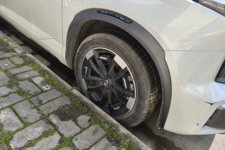 Used GAC Trumpchi ES9 2024 PHEV 143km Traveler Max Right Front Wheel Hub